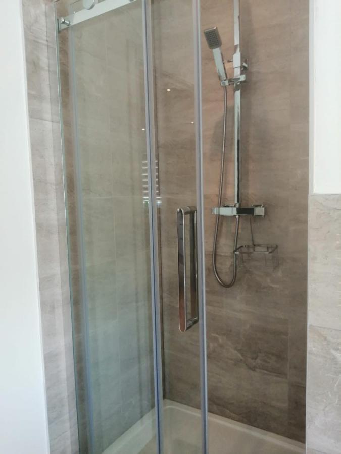 Apartment No 8 - Stay In Style In The Heart Of The Cathedral City. Truro Exterior foto