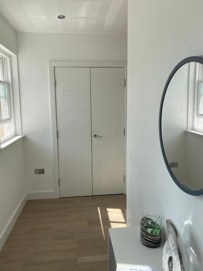 Apartment No 8 - Stay In Style In The Heart Of The Cathedral City. Truro Exterior foto